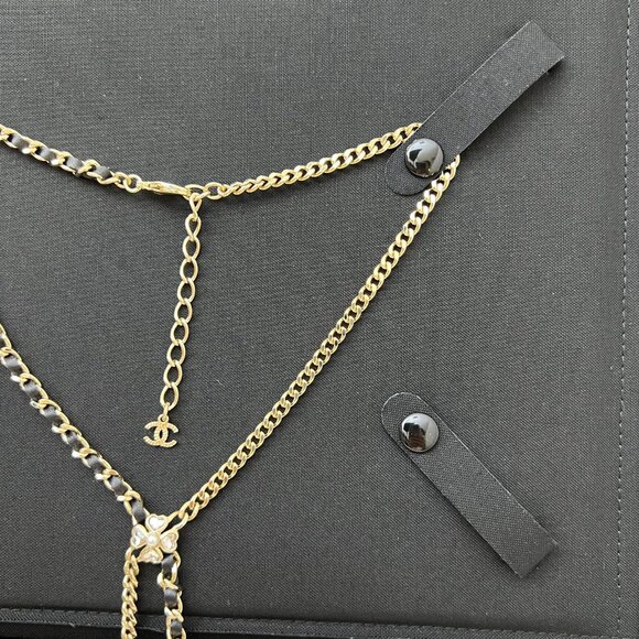 Authentic Chanel 25B Flower Star Leather Necklace - Picture 4 of 5